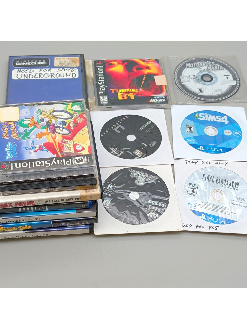 Nintendo/PlayStation Mixed Game Lot  GameCube Wii GTA V Tekken Sims 4 *UNTESTED*